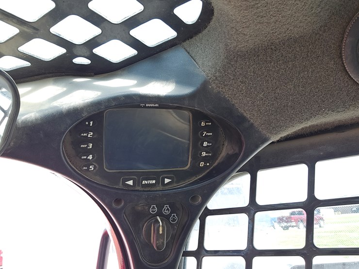 2013-bobcat-t650-image-11