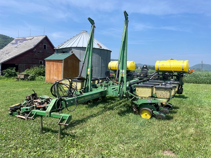 john-deere-7200-image-1