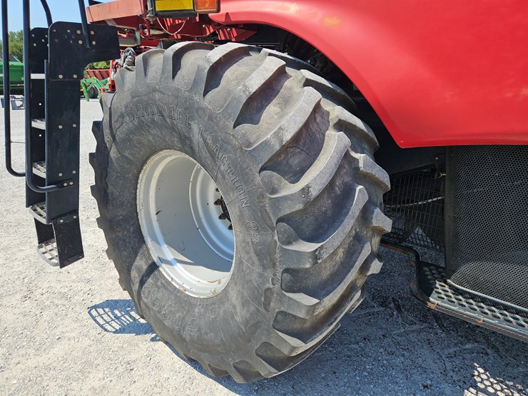 2007-case-ih-8010-image-13