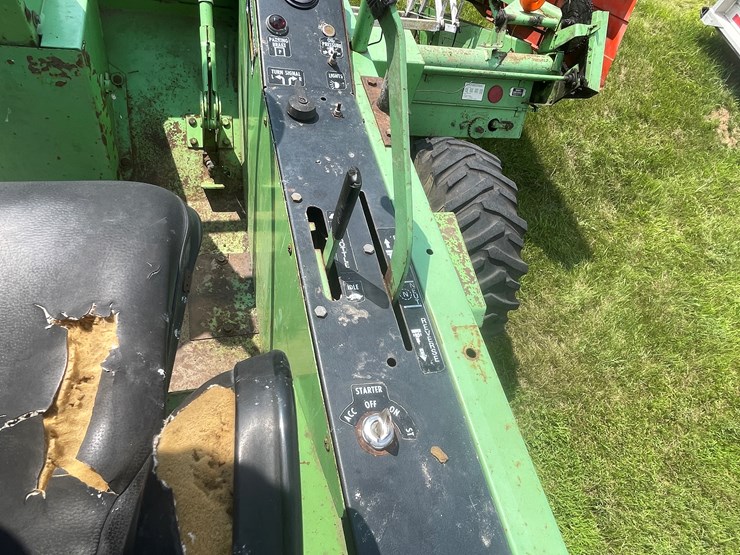 #1061-•-owatonna-260-swather-with-conditioner-image-76