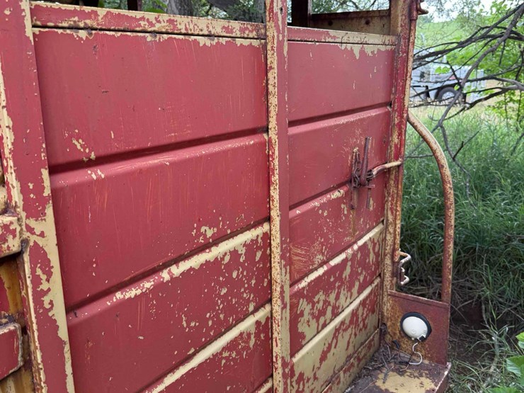 6ft-x-17ft-bumper-hitch-livestock-trailer-image-10