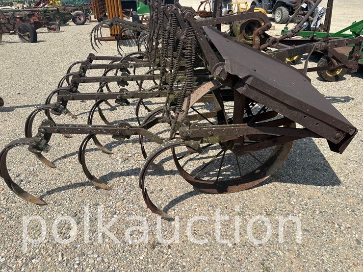 john-deere-8-image-2