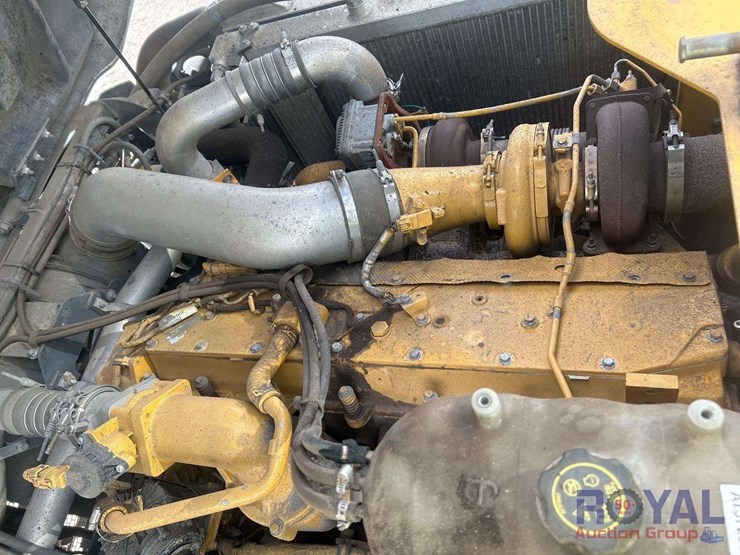 2016-deere-410e-image-27