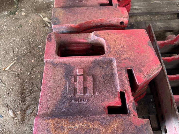 10-ih-stamped-front-suitcase-weights-image-1