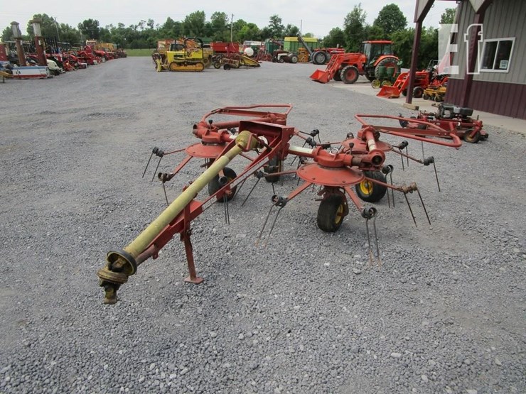 new-holland-163-image-1