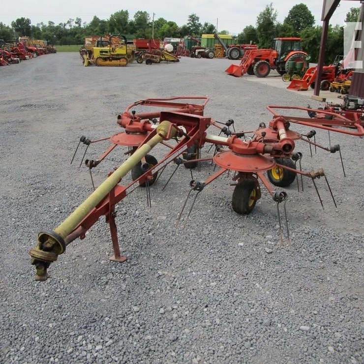 NEW HOLLAND 163