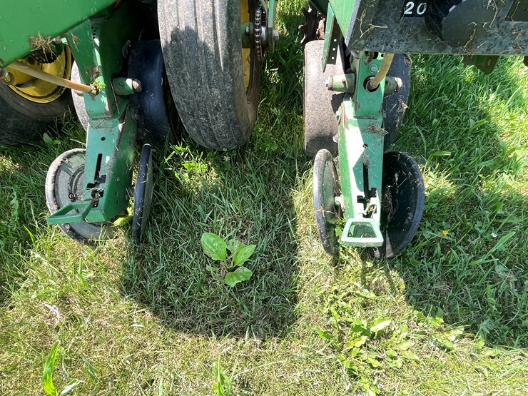 john-deere-7200-image-16