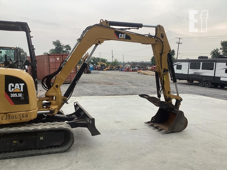 2015-caterpillar-305.5e2-cr-image-6