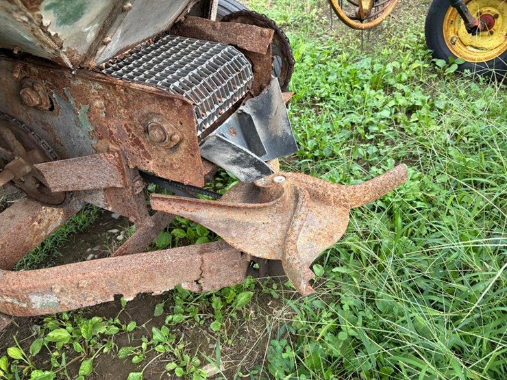 john-deere-301-image-9