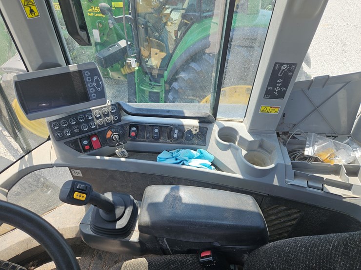 2015-caterpillar-930k-image-20