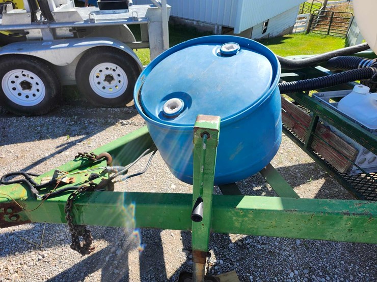 1600-gallon-poly-nurse-trailer-image-2