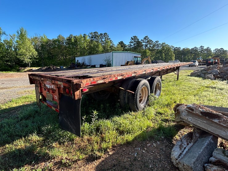 #8398-•-45'-t/a-steel-flatbed-trailer-image-3