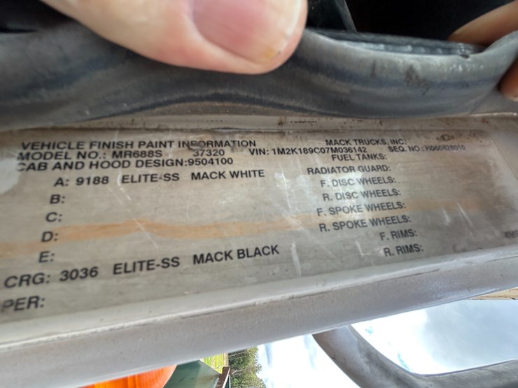 #9394-•-inop-2007-mack-mr-mr600s-t/a-daycab-garbage-truck-vin:-1m2k189c07m036142-image-58