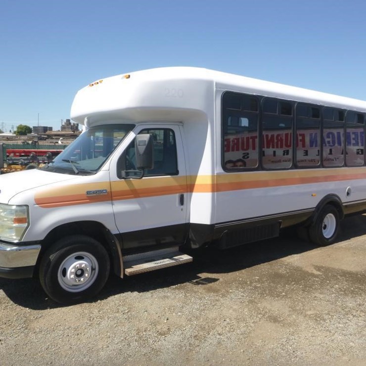 2008 FORD E450