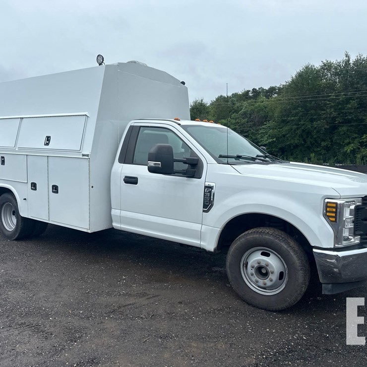 2019 FORD F350 XL