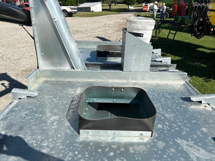 ads-bulk-seed-buggy,-2-pod,-tandem-axle,-15-inch-tires,-folding-seed-auger-image-10