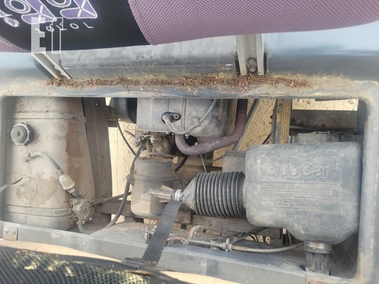 club-car-gas-powered-golf-cart-6586-image-9
