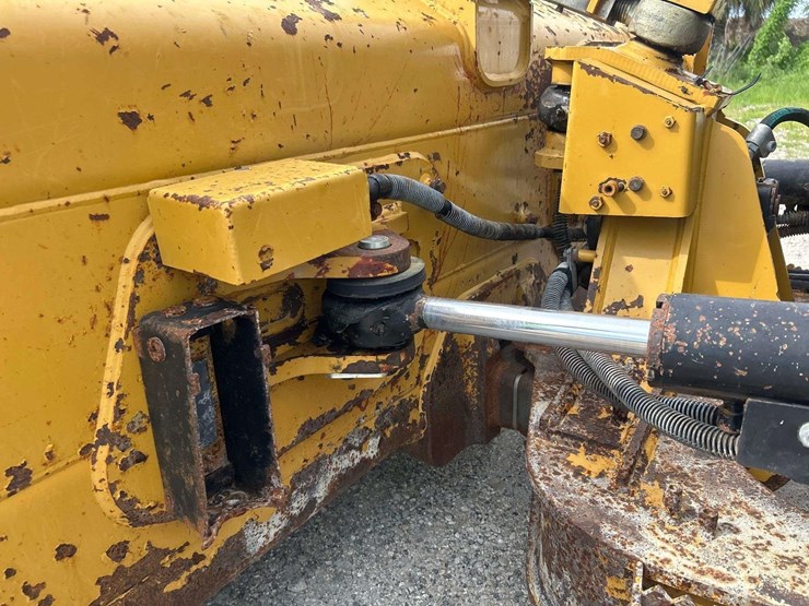 caterpillar-d5k-lgp-image-11