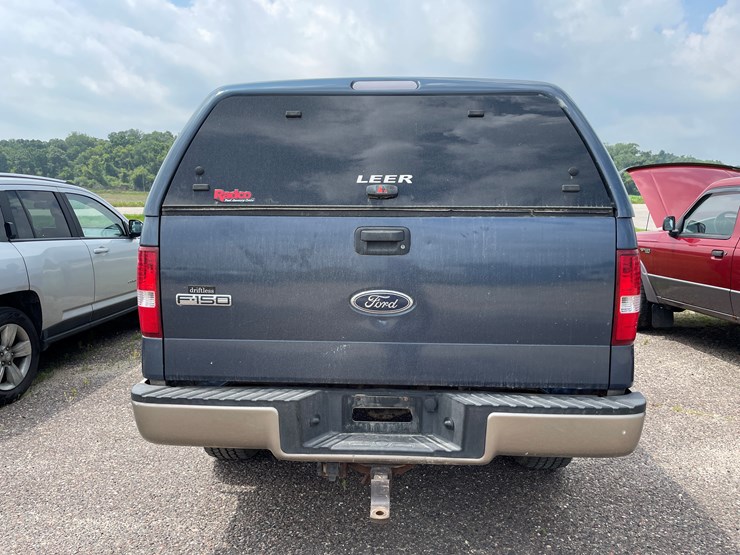 #1037-•-2005-ford-lariat-crew-cab-4x4-(has-wi-title)-image-7