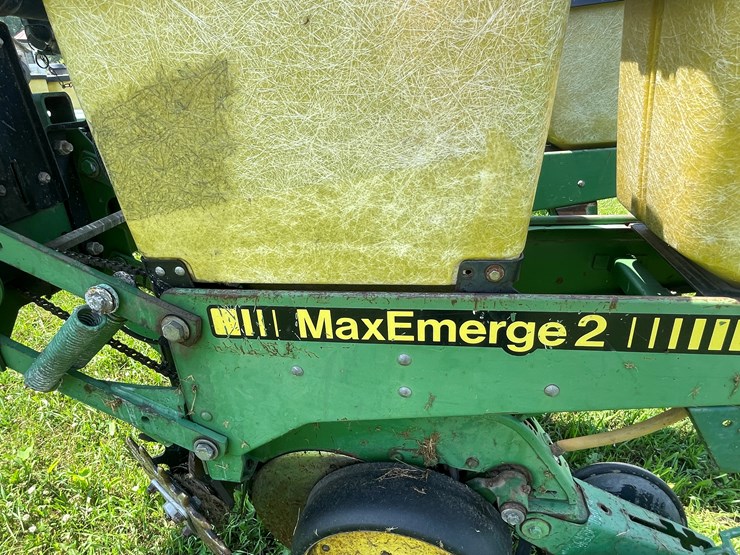 john-deere-7200-image-60