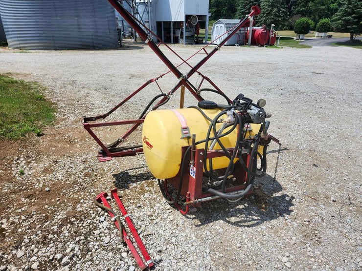 demco-85-gal-sprayer-image-8
