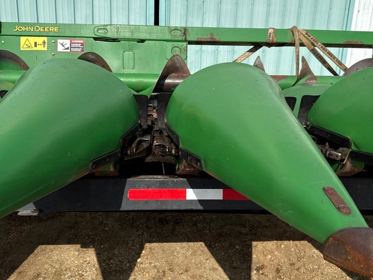 2012-john-deere-608c-image-13