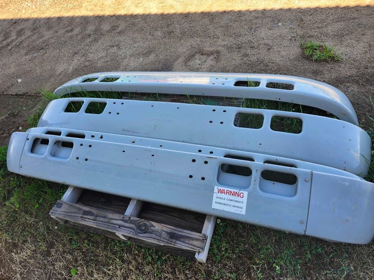 4-ih-front-truck-bumpers-image-3
