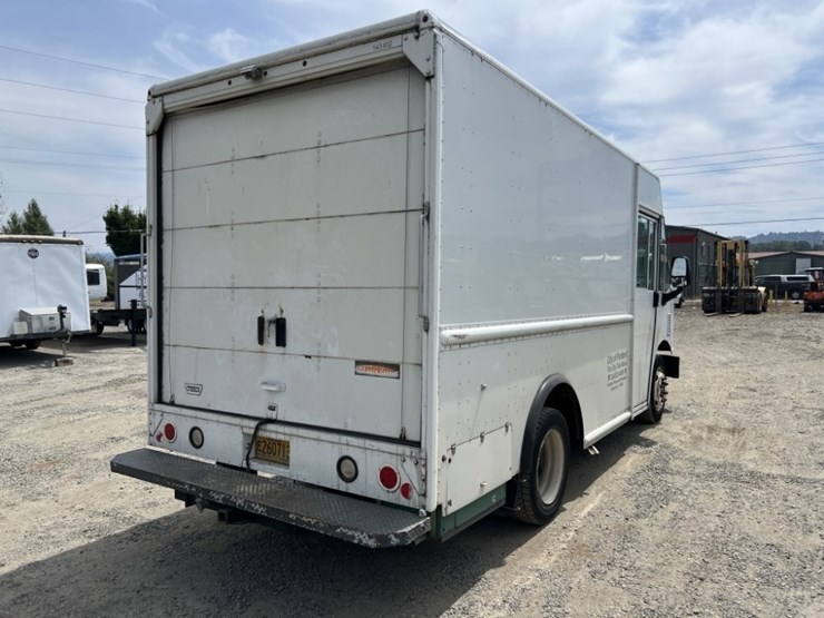 2014-freightliner-mt45-image-4