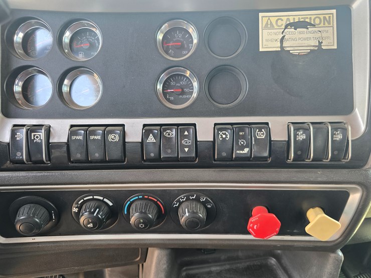 2012-kenworth-t800-image-102
