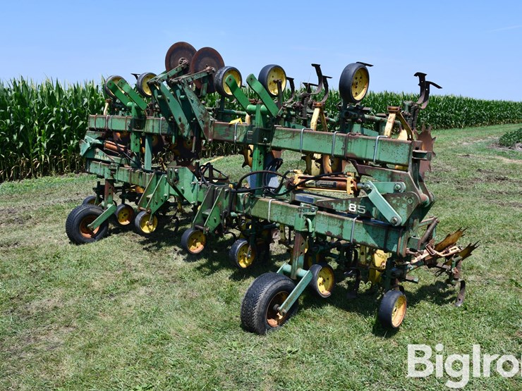 john-deere-85-image-1