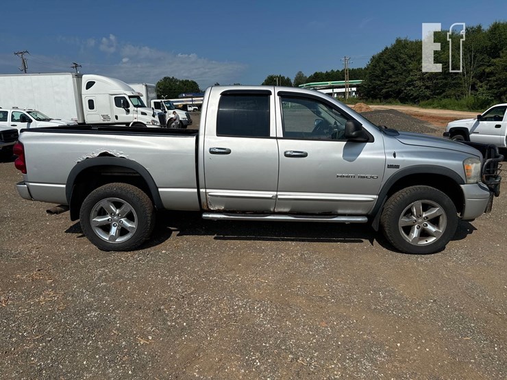 2007-dodge-ram-1500-image-3