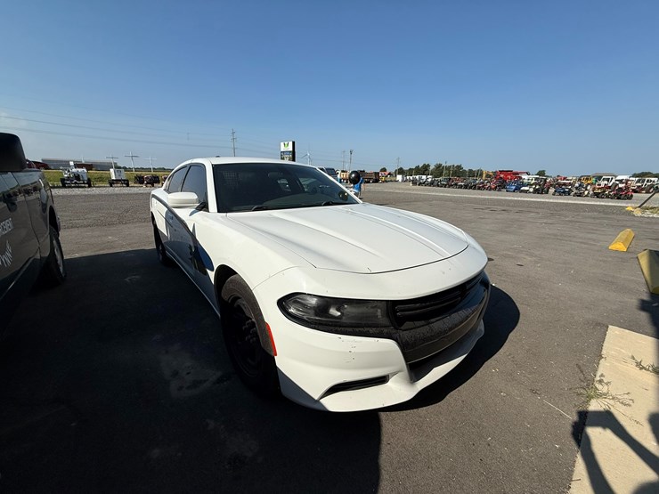 #26458-•-2018-dodge-charger-sedan-2c3cdxat6jh212440-image-2