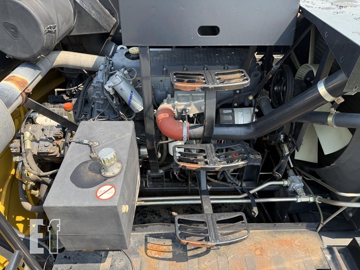 new-holland-cr960-image-63