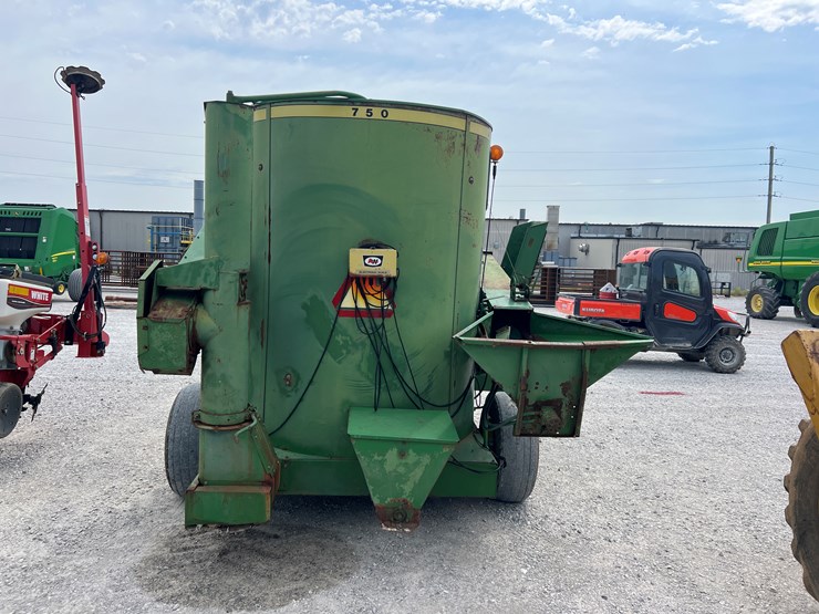 john-deere-750-image-8