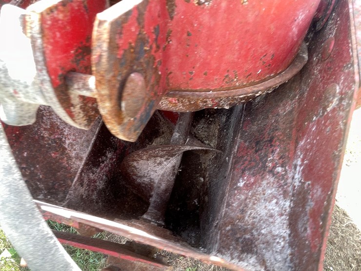 #1078-•-brady-650-feed-grinder-mixer-image-18