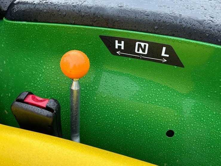2022-john-deere-3032e-image-19