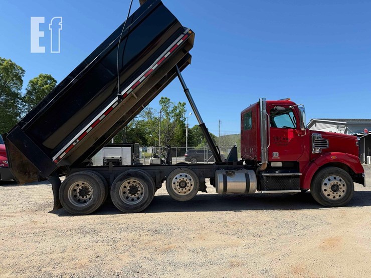 2014-freightliner-coronado-122-sd-image-2