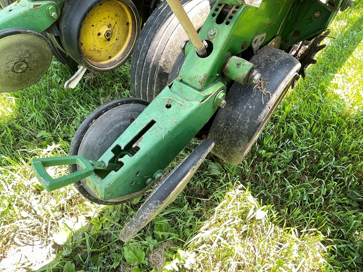 john-deere-7200-image-52
