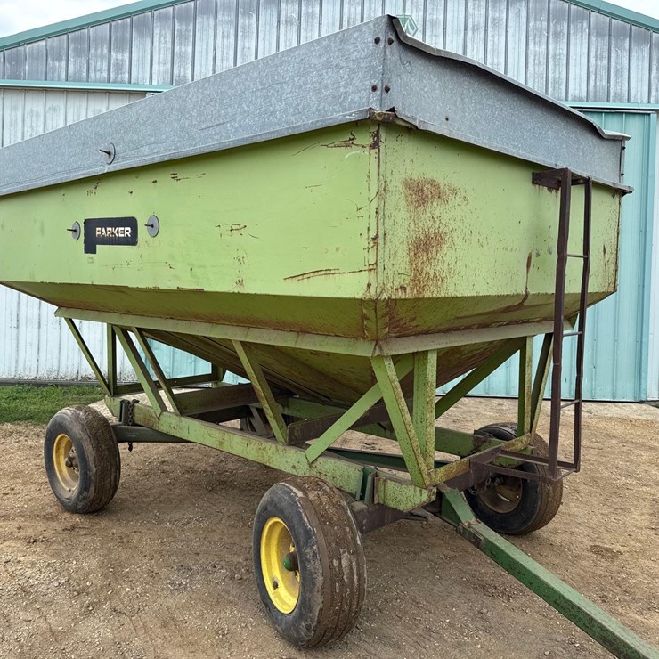 Parker 200bu gravity wagon