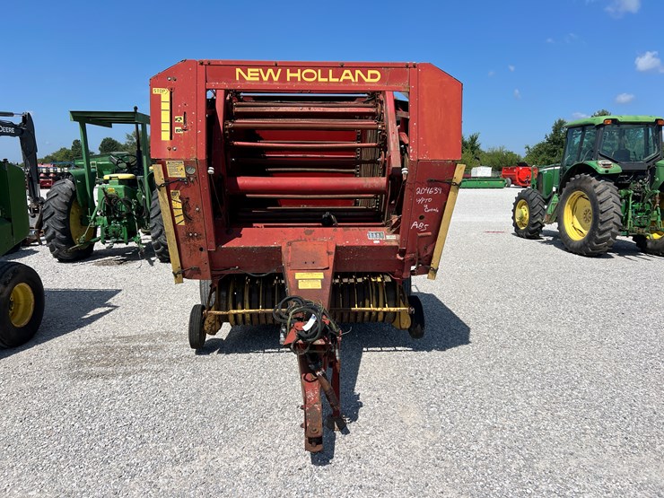 new-holland-853-image-2