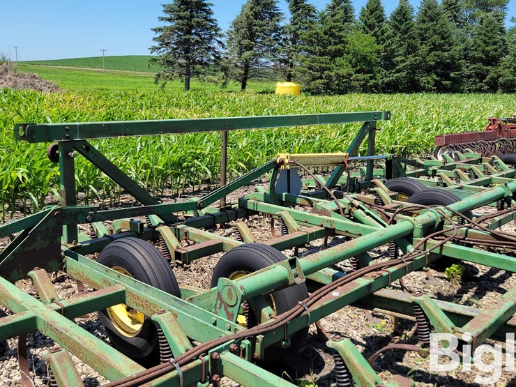 john-deere-1010-image-16