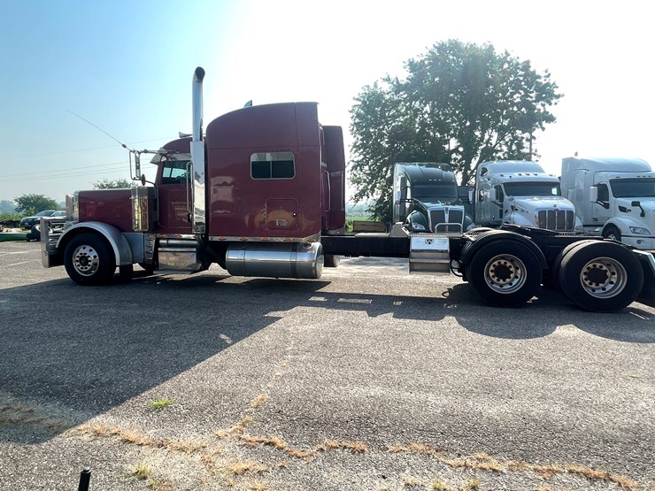 2007-peterbilt-379-image-8
