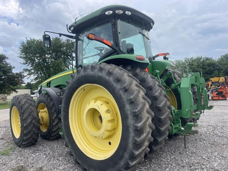 2011-john-deere-8335r-image-19