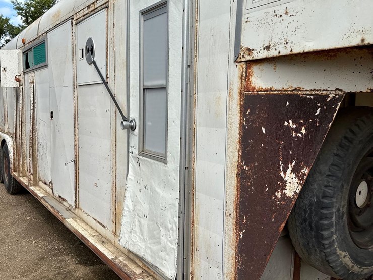 7ft-x-22ft-show-me-livestock-trailer-image-28