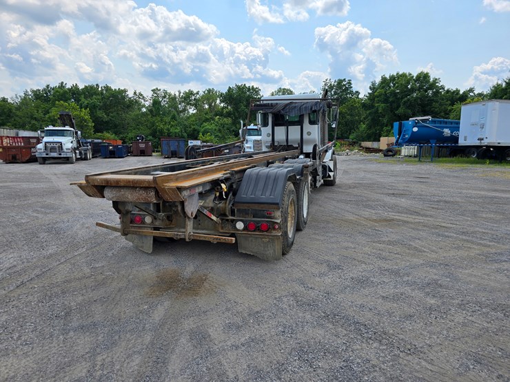 2012-kenworth-t800-image-33