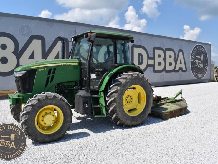 2017-john-deere-6120e-image-3