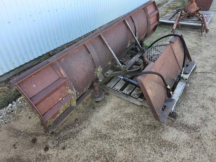8ft-snow-blade-skid-loader-mount,-hydraulic-angle-image-1