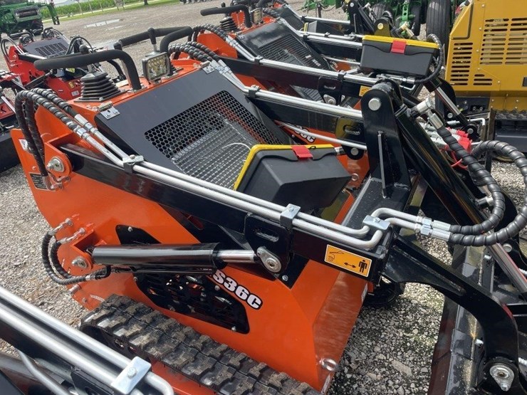new-mms-skid-steer-loader-image-1