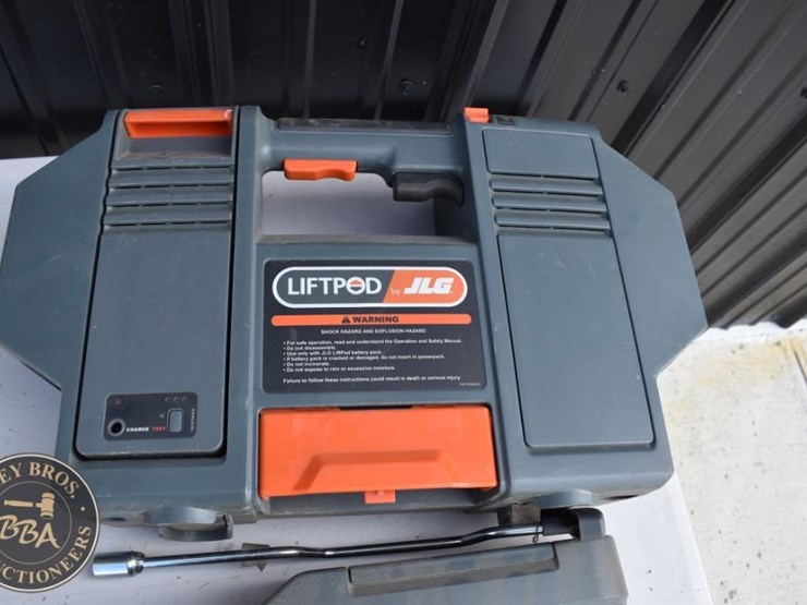 2012-jlg-fs80-image-21