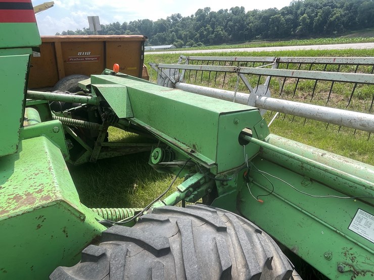 #1061-•-owatonna-260-swather-with-conditioner-image-48